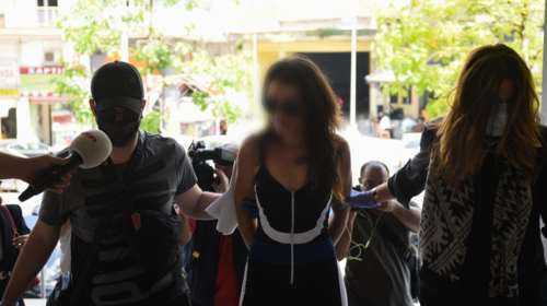 Αναβολή για τον Σεπτέμβριο η δίκη της Θεσσαλονικιάς &quot;παρουσιάστριας&quot; που έριξε νερό στον Χαρδαλιά