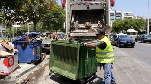 Αχαρνές: Επίθεση με πέτρα σε υπάλληλο απορριμματοφόρου - Μεταφέρθηκε στο ΚΑΤ