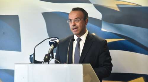 Ο Χρήστος Σταϊκούρας ανακοινώνει μέτρα στήριξης επιχειρήσεων και νοικοκυριών