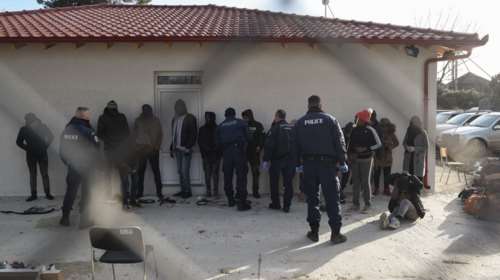 Κλειστό κέντρο για  απελάσεις &quot;εξπρές&quot; μεταναστών στη Βόρεια Ελλάδα
