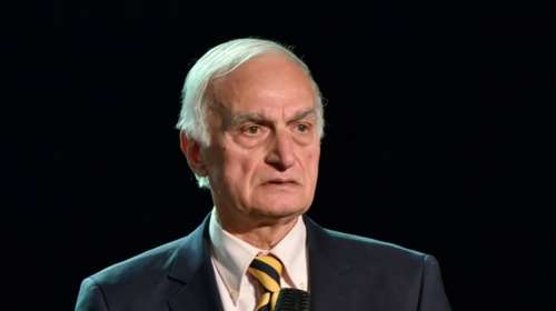 Στο νοσοκομείο ο Μανώλης Μαυρομμάτης με τη σύζυγό του - Στο σπίτι τους η φωτιά που ξέσπασε στο Κολωνάκι