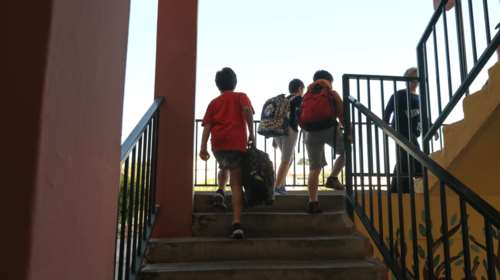 Ανοιγμα σχολείων: Δωρεάν μάσκες και προσλήψεις καθαριστριών - Τα μέτρα για τα κυλικεία