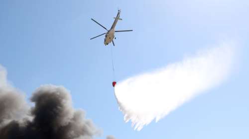 Φωτιά σε χαμηλή βλάστηση στο Ακόντιο Βοιωτίας - Σηκώθηκαν τρία αεροσκάφη και ένα ελικόπτερο