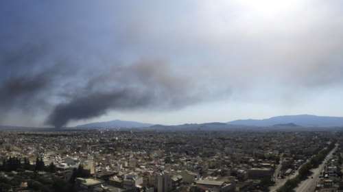 Μεταμόρφωση: Η φωτιά συνεχίζει να απελευθερώνει επικίνδυνα αερολύματα στην Αθήνα, λέει το Εθνικό Αστεροσκοπείο [Βίντεο]