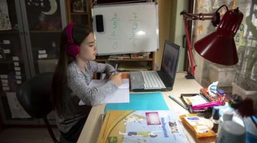 Αιχμές υπουργείου Παιδείας κατά της Αρχής Προσωπικών Δεδομένων για την τηλεκπαίδευση: "Εσφαλμένες οι παραδοχές της"