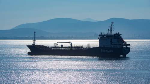 Στις 12 το μεσημέρι θα ηχήσουν οι σειρήνες των πλοίων - Για τα εγκλωβισμένα πληρώματα λόγω κορονοϊού