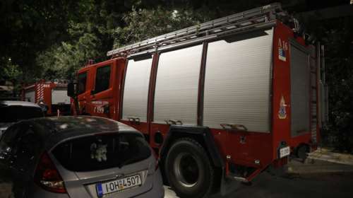 Συναγερμός στον Πειραιά: Ξέσπασε φωτιά σε διαμέρισμα - Απεγκλωβίστηκε ένα άτομο