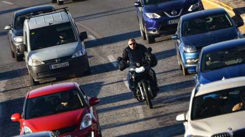 Τέλη κυκλοφορίας με το μήνα: Στη Βουλή η διάταξη - Πώς θα ολοκληρώσετε τη διαδικασία από τον καναπέ σας