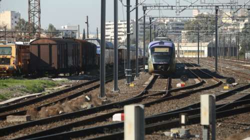 Hellenic Train: Διακόπηκαν τα δρομολόγια του Προαστιακού προς Κιάτο