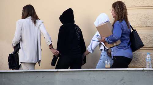 Πολυτεχνειούπολη: Δεν πιστεύει τίποτα η μητέρα της 22χρονης δόκιμης αστυνομικού - &quot;Ξέρω τι παιδί έχω μεγαλώσει&quot;