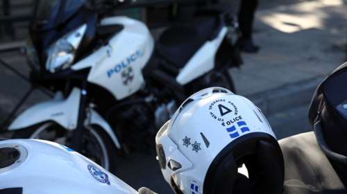 Ομόνοια: Τραυμάτισε με μαχαίρι αστυνομικό της ΔΙΑΣ - Νοσηλεύεται στο 401