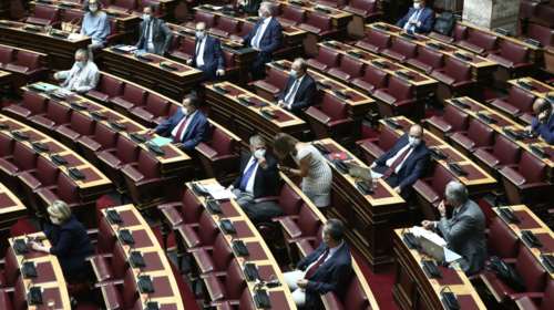 Βουλή: Ο ΣΥΡΙΖΑ ζητά ονομαστική ψηφοφορία για τη συμφωνία ΑΟΖ με την Αίγυπτο - &quot;Αδιανόητο&quot; λέει το Μαξίμου