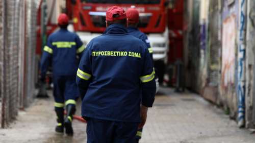 Εξάρχεια: Ξέσπασε φωτιά σε διαμέρισμα στη Χαριλάου Τρικούπη [βίντεο]