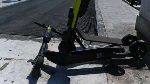 Χολαργός: &quot;Πέρασε με κόκκινο, υπάρχουν μάρτυρες&quot; λέει ο πατέρας του 12χρονου αντικρούοντας την οικογένεια της δασκάλας