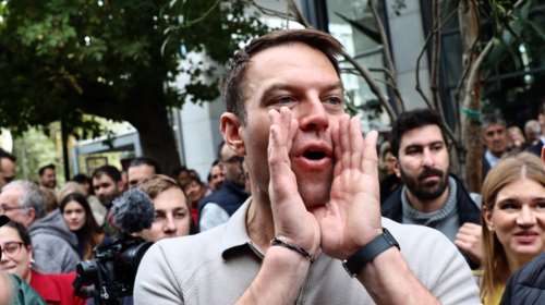 Πώς ο ΣΥΡΙΖΑ μέσα σε 24 ώρες έγινε &quot;Συριζάκι&quot;- Εφυγαν ήδη 11 βουλευτές, οι δημοσκοπήσεις τον δίνουν στην 4η θέση