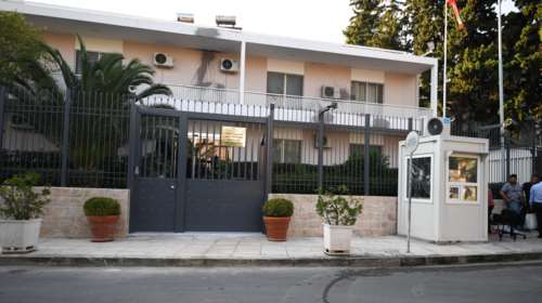 Επίθεση με μολότοφ στην πρεσβεία του Ιράν στο Ψυχικό - Εξερράγη στον εξωτερικό τοίχο η βόμβα