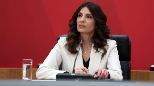 Τσαπανίδου κατά Μητσοτάκη: Τάζει στους πολίτες επιδόματα-μπαλώματα παραμονές εκλογών