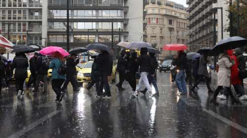 Meteo: Θυελλώδεις άνεμοι, βροχές και καταιγίδες την Τετάρτη - Πού θα είναι έντονα τα φαινόμενα