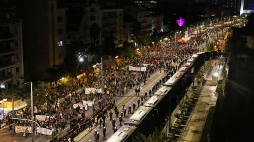 Πολυτεχνείο: Χωρίς επεισόδια η πορεία στην αμερικανική πρεσβεία - Πλήθος κόσμου τίμησε την επέτειο [Εικόνες]