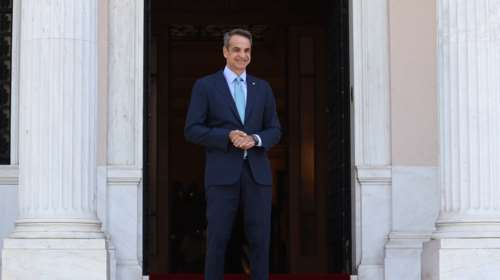 Στις 11 ο Μητσοτάκης στη Σακελλαροπούλου: Διαλύεται η Βουλή, τι θα επικαλεστεί για τις πρόωρες εκλογές