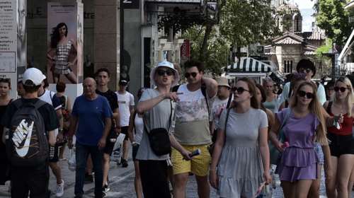 Έναρξη τουρισμού: Οι πρώτες αφίξεις στα νησιά - Από 1η Ιουνίου η εφαρμογή του &quot;πράσινου&quot; πιστοποιητικού εμβολιασμού