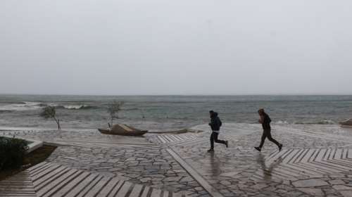 Επιδείνωση του καιρού με βροχές από αύριο Τετάρτη - Πού θα σημειωθούν ισχυρές καταιγίδες