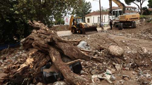 Κακοκαιρία Elias: Συνεχίζεται η μάχη για την αποκατάσταση των ζημιών σε Βόλο και Καρδίτσα