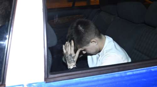 Μουρτζούκου: Ζητά από τον πατριό και μηνυτή της να κάνει τεστ πατρότητας - Ελεύθερη μετά την αναβολή της δίκης