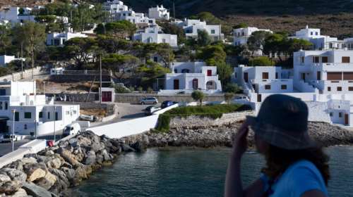 Ποιο νησί των Κυκλάδων πρωταγωνιστεί στις προτιμήσεις των ταξιδιωτών από Γερμανία και Αυστρία