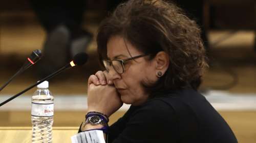 Δίκη Χρυσής Αυγής: &quot;Αγκάλιασε τον Παύλο και τον μαχαίρωσε επαγγελματικά&quot; - Με λυγμούς κατέθεσε η Μάγδα Φύσσα