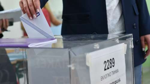 Η διαφορετική εικόνα των δημοσκοπήσεων στην Κρήτη: Δεύτερο κόμμα το ΠΑΣΟΚ - Στο 5,7% η διαφορά του με τη ΝΔ