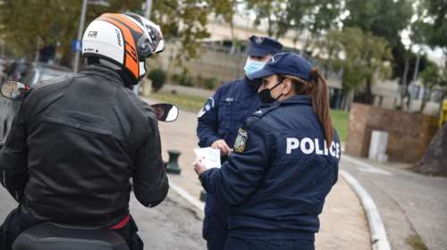 Μπαράζ ελέγχων στην Αττική, αλλά η επαρχία βγήκε εκτός ελέγχου: Η ΕΛ.ΑΣ. κάνει τα στραβά μάτια στους ντόπιους