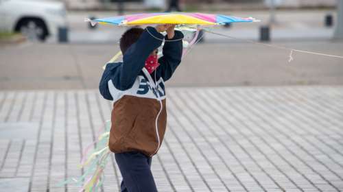 Καιρός: Συννεφιά και αυξημένη υγρασία σήμερα - Τριήμερο Καθαράς Δευτέρας με ισχυρούς ανέμους, σκόνη και βροχή