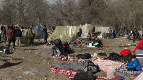 Εβρος: Στήνουν καταυλισμούς χιλιάδων μεταναστών στα σύνορα- Διαρκής η πίεση στην Ελλάδα