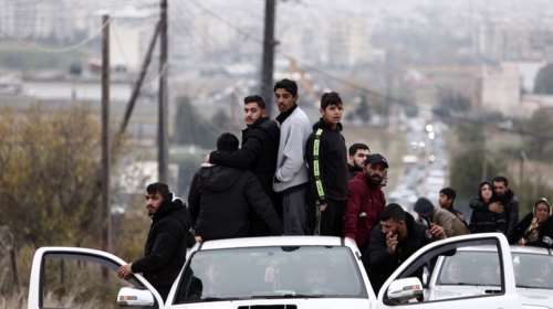 Θλίψη στην κηδεία του 16χρονου: Με κομβόι και δυνατή μουσική τραπ στην τελευταία του κατοικία - Συγκλονιστικές εικόνες