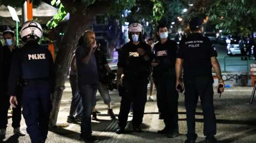 Κορονοϊός: &quot;Πάρτι&quot; παραβάσεων στις πλατείες τον Σεπτέμβριο - &quot;Σαφάρι&quot; από την ΕΛΑΣ και το Σάββατο