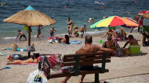 Αστρονομικό το κόστος των διακοπών στην Ελλάδα: Πόσο πρέπει να πληρώσει για 7 μέρες στα νησιά μια τετραμελής οικογένεια