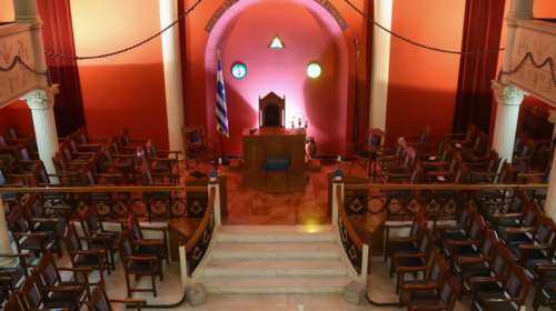 Οι Ελληνες Μασόνοι διέγραψαν την  &quot;ψυχολόγο&quot; της Καρολάιν- Ο σύλλογος ψυχολόγων ζητά το πτυχίο της