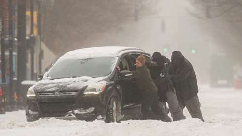 Χάος στις ΗΠΑ: Στους 30 οι νεκροί από τον φονικό χιονιά - Εκατοντάδες χιλιάδες σπίτια χωρίς ρεύμα