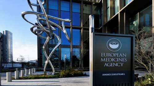 Εμβόλιο AstraZeneca: Υπέρ της χρήσης του ο ΕΜΑ - Συνεχίζει την έρευνα για τις θρομβώσεις