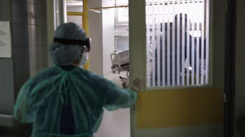 Δράμα: &quot;Φοβόμασταν τη διασωλήνωση, κοροϊδεύουν τον κόσμο&quot; - Ομολογία σοκ για τη 14χρονη με κορονοϊό