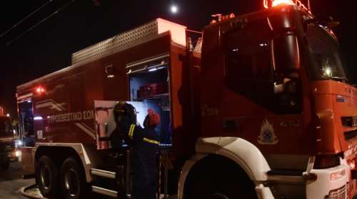 Περιορίστηκε σημαντικά η φωτιά στην Κάρυστο – Έπεσαν οι άνεμοι, &quot;χάθηκε&quot; η φλόγα στα περισσότερα σημεία