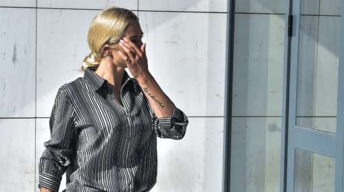 Δολοφονία Μακρή - Ξέσπασε σε λυγμούς η Βικτώρια Καρύδα: &quot;Ήθελα να ήξερα τι σας δίνει τόση χαρά&quot; [εικόνες]