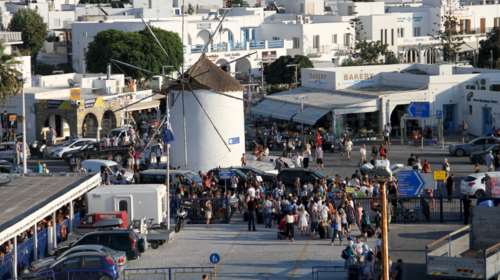 Οι Γάλλοι &quot;ψήφισαν&quot; Ελλάδα για τις διακοπές τους: Σχεδόν 280.000 τουρίστες - Άλμα 30% σε σχέση με το 2019