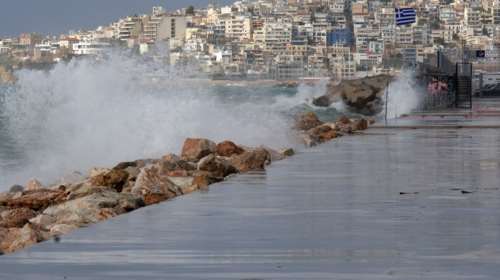 Άνεμοι 106 χιλιομέτρων στο Αιγαίο και συννεφιά - Τι καιρό θα κάνει το Πάσχα