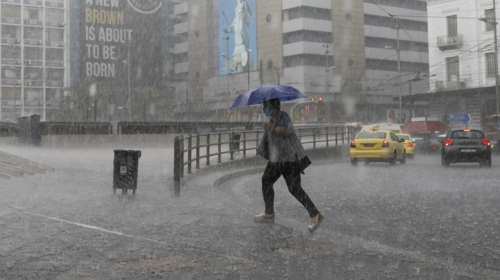 Ραγδαία αλλαγή του καιρού: Αέρινο τείχος σπρώχνει βροχές στην Ελλάδα - Η πρόγνωση Αρναούτογλου  [Βίντεο]