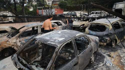 Μάτι: "Περάσαμε δίπλα από τη μητέρα μου, δεν την καταλάβαμε, είχε απανθρακωθεί" - Γροθιά στο στομάχι οι μαρτυρίες