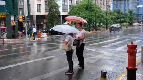 Χωρισμένη στα δύο η χώρα: Πού θα έχει καλό καιρό, πού θα βρέχει - Σε ποιες περιοχές θα είναι έντονα τα φαινόμενα