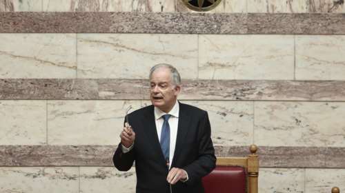Συστάσεις Τασούλα στους βουλευτές για σοβαρότητα, ευπρέπεια και αποφυγή λεκτικής βίας