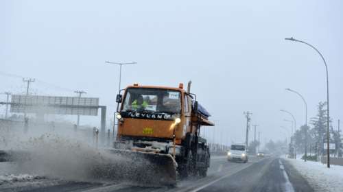 Κακοκαιρία Barbara: Εγκλωβισμένα λεωφορεία στη Λαμία - Συναγερμός για απεγκλωβισμό οδηγών στα Βίλια